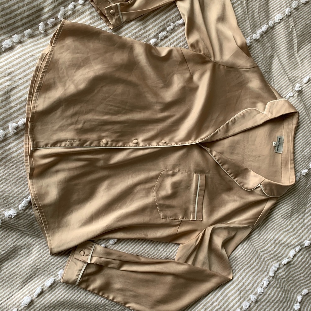 Silk button down top - Picture 2 of 2
